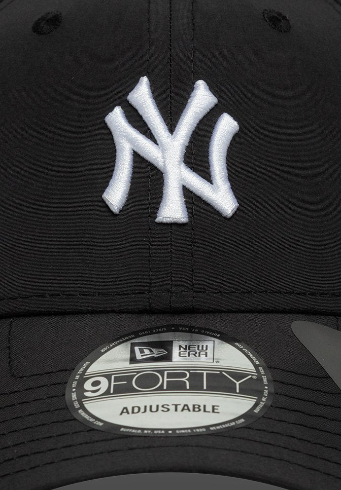 Cappello NEW ERA -9FORTY- nero/bianco
