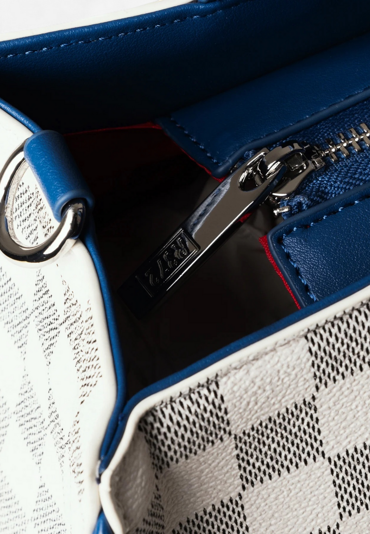 Borsa R372