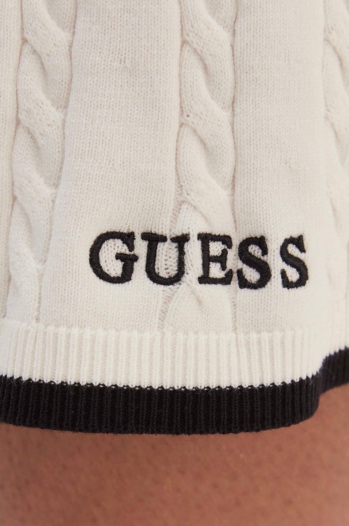 Gonna GUESS -V6RD07-