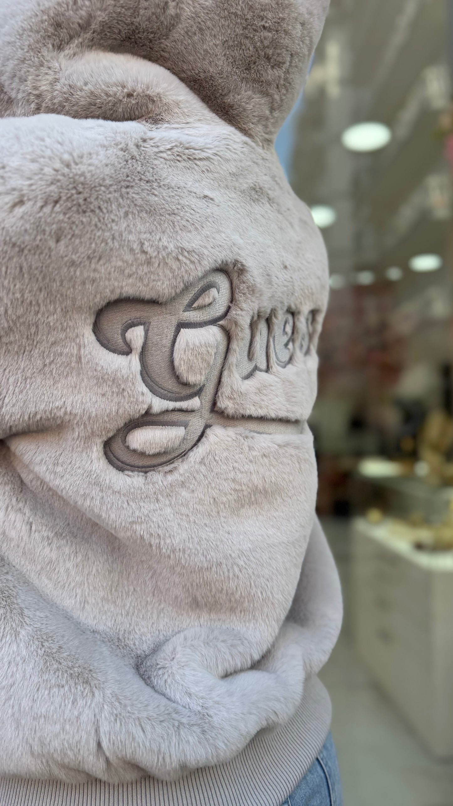 Pelliccia GUESS L66W3890